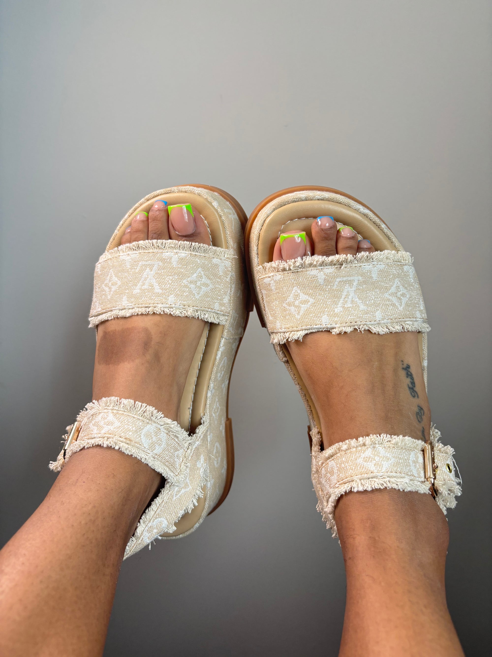 Strapped Platforms